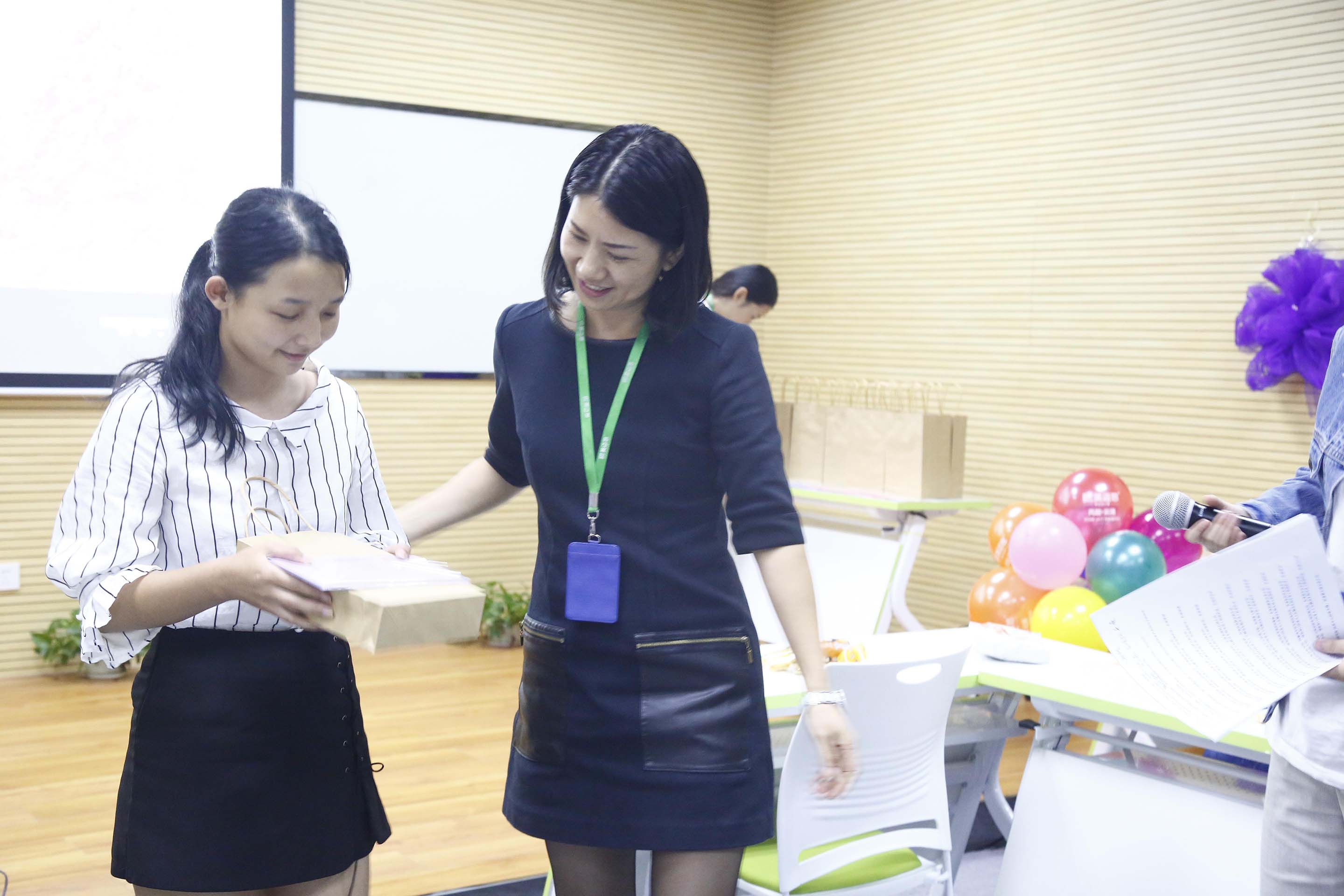 “十不可挡，非同凡响”--犀牛云公共事业部&研究院10月生日会