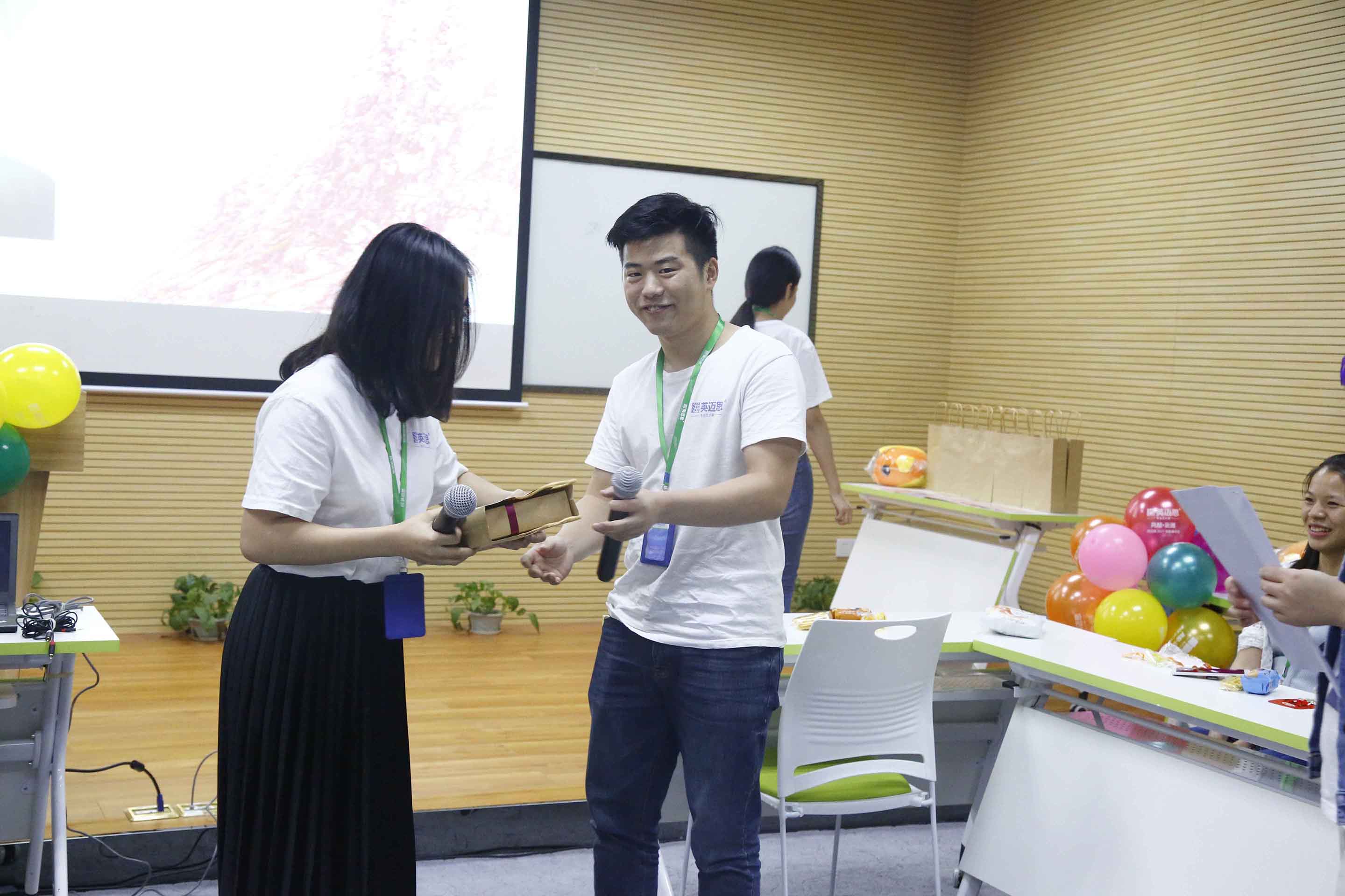 “十不可挡，非同凡响”--犀牛云公共事业部&研究院10月生日会