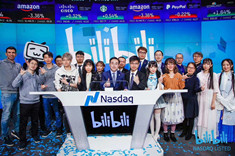 【犀牛资讯】（双语版）习近平金正恩举行会谈；哔哩哔哩赴美上市；美团滴滴隔空互怼